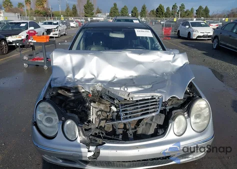 2003 Mercedes-Benz E 320 z USA, uszkodzony, nr VIN WDBUF65J73X105696